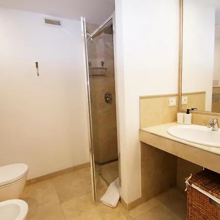 Princess Victoria Standing Presta * Cannes