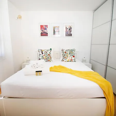 Princess Victoria Standing Presta Apartament Cannes